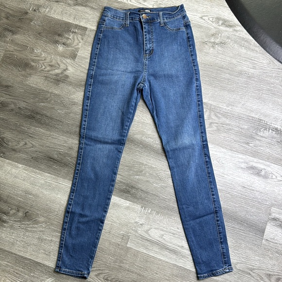 Fashion Nova High Rise Denim - Picture 2 of 4